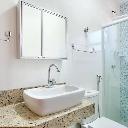 Apartamento Agua Viva: Beachside Retreat with AC & BBQ Ubatuba Exterior photo
