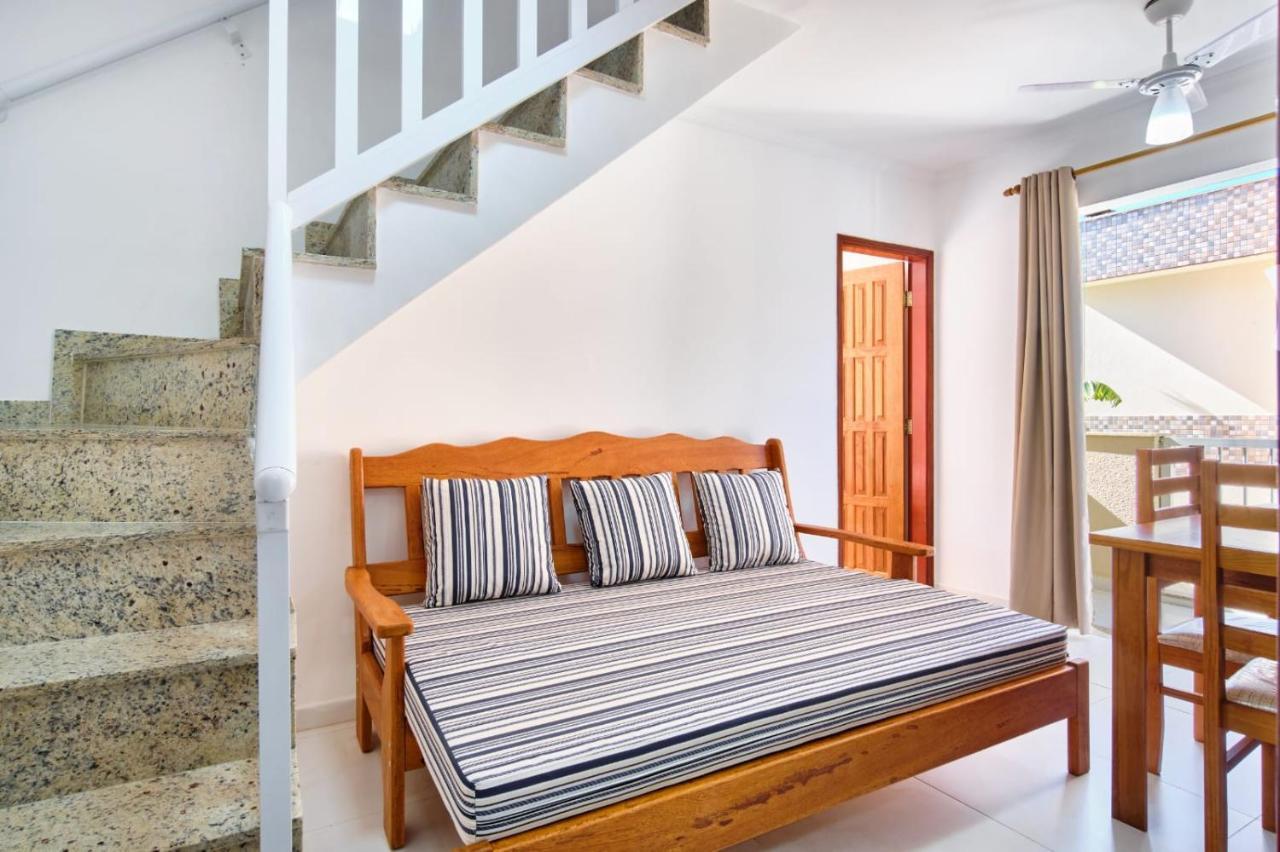 Apartamento Com 02 Dormitórios Bem Equipado Com Ar Condicionado - 100 Metros Da Ubatuba