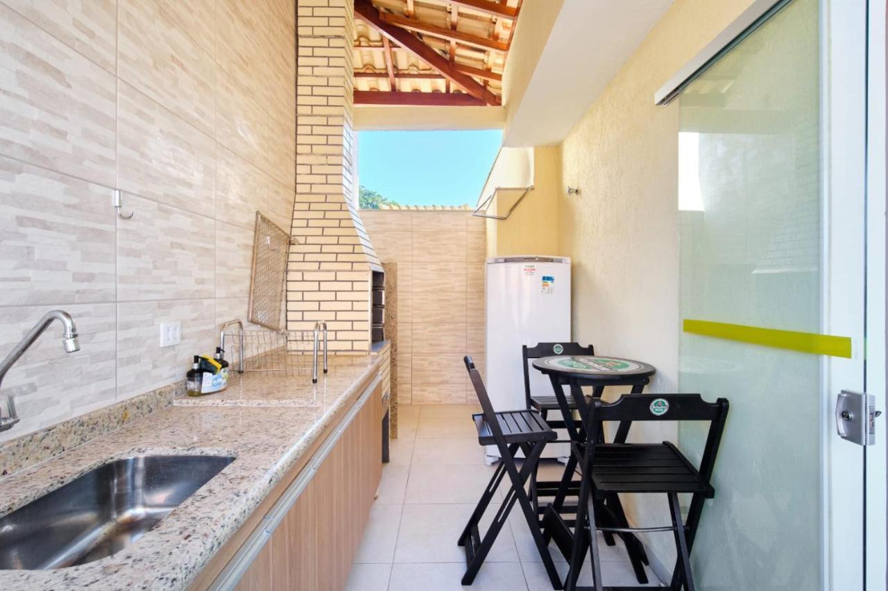 Apartamento Com 02 Dormitórios Bem Equipado Com Ar Condicionado - 100 Metros Da *